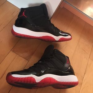 Jordan Bred 11s size 6youth(8women)